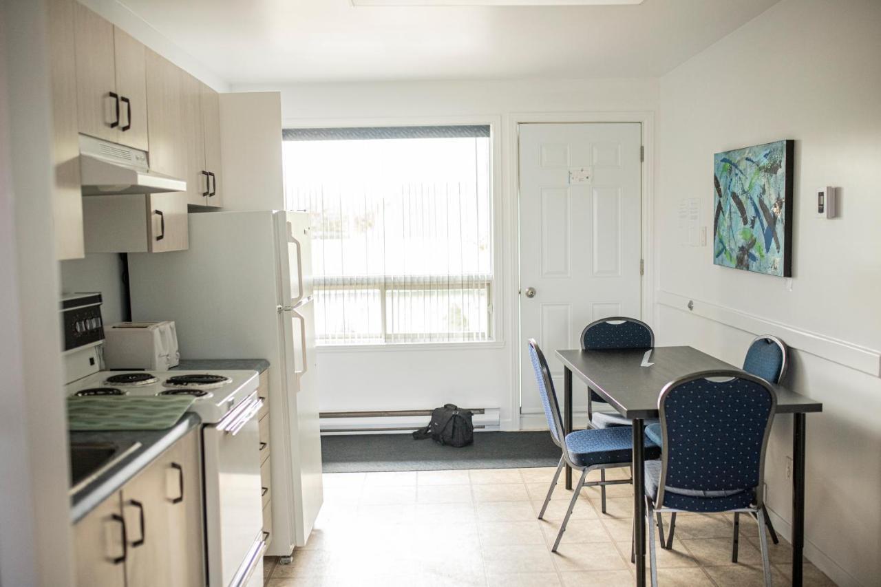 Motel Et Condo Chez Charley Sainte-Anne-de-Beaupré Exteriér fotografie