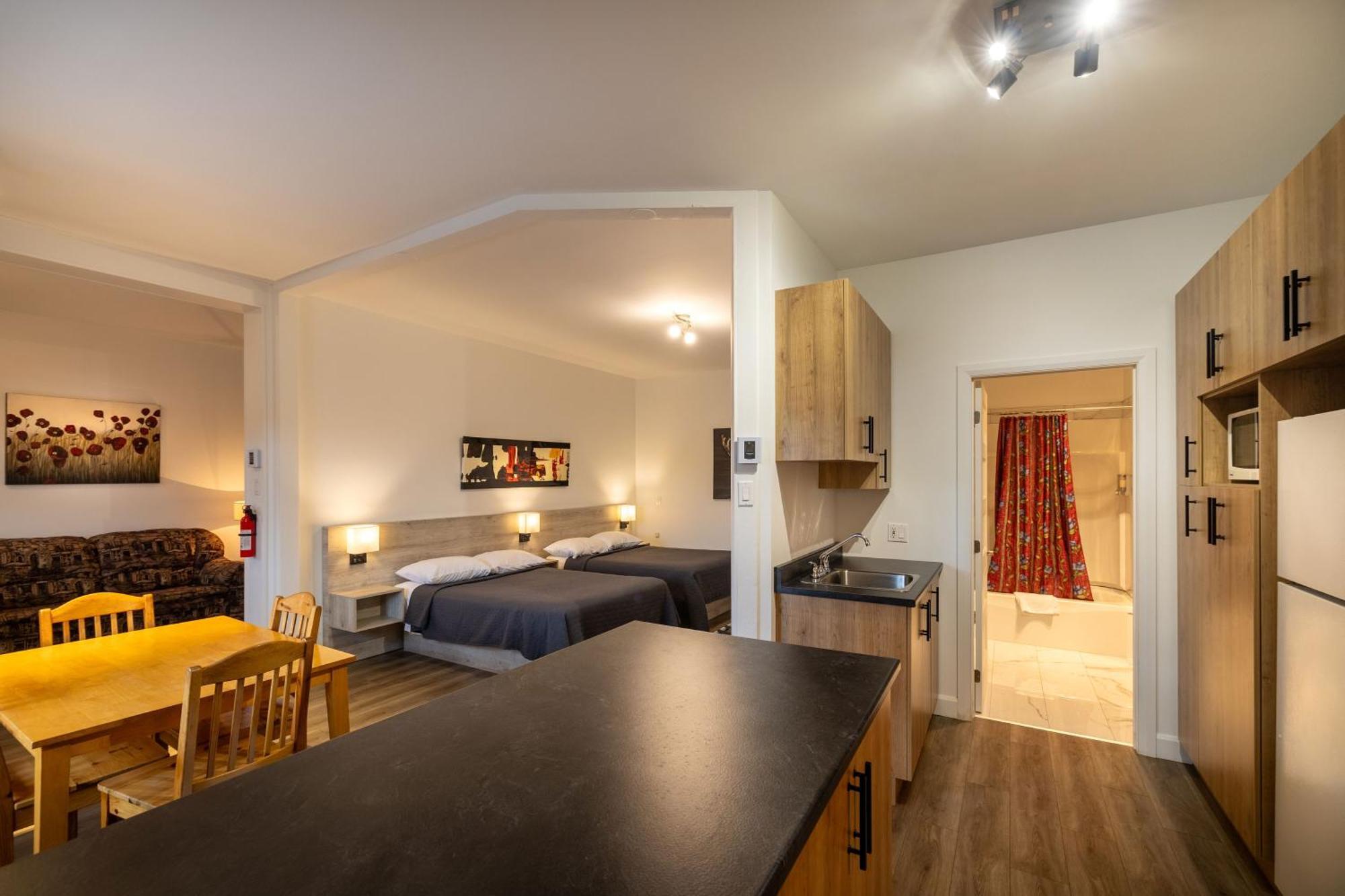 Motel Et Condo Chez Charley Sainte-Anne-de-Beaupré Exteriér fotografie