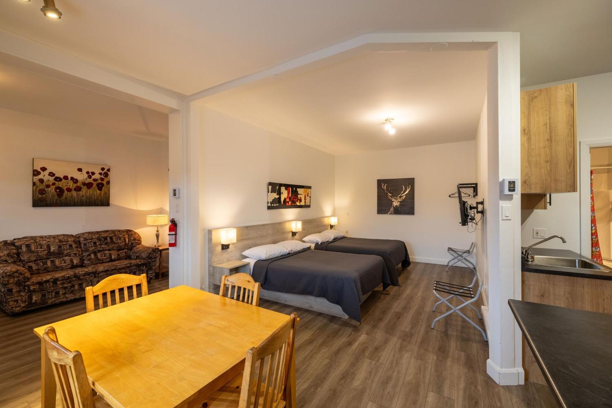 Motel Et Condo Chez Charley Sainte-Anne-de-Beaupré Exteriér fotografie