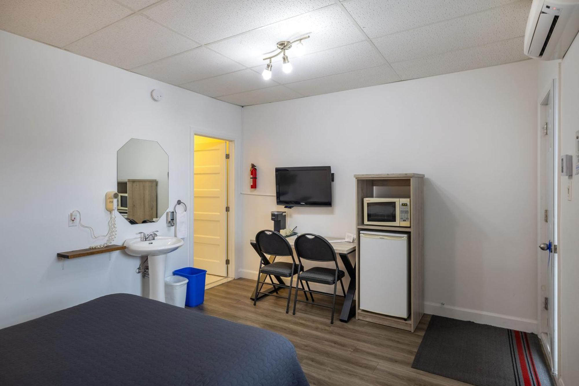 Motel Et Condo Chez Charley Sainte-Anne-de-Beaupré Exteriér fotografie