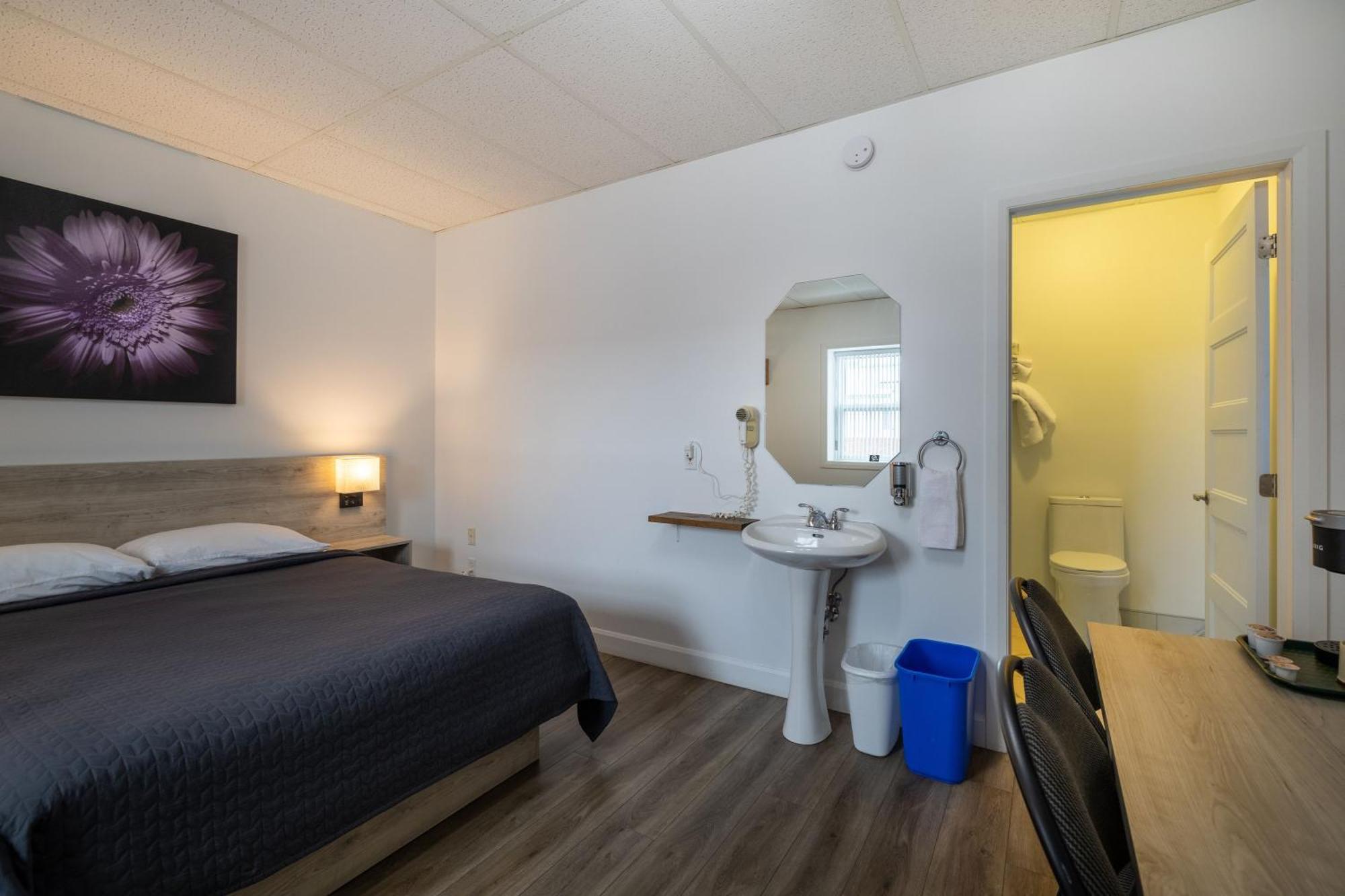 Motel Et Condo Chez Charley Sainte-Anne-de-Beaupré Exteriér fotografie