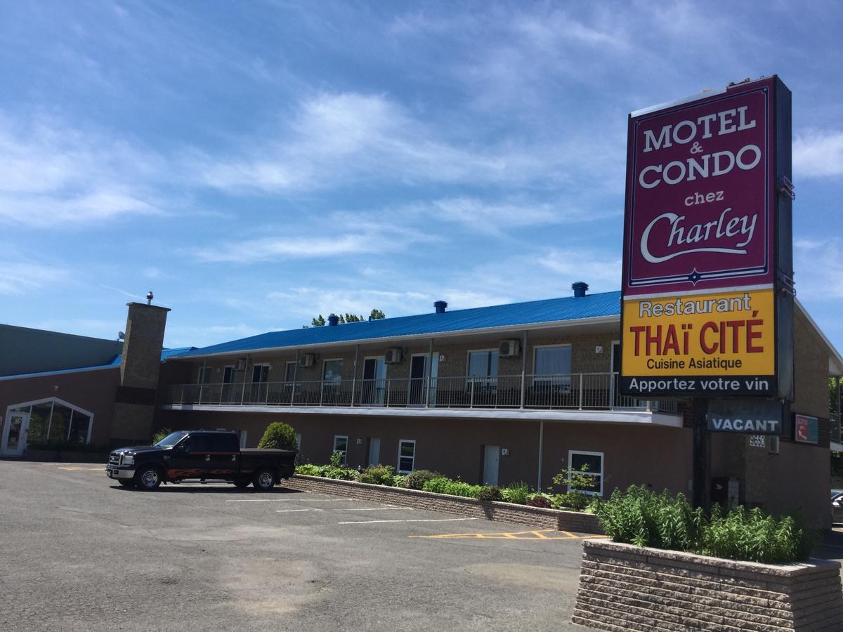 Motel Et Condo Chez Charley Sainte-Anne-de-Beaupré Exteriér fotografie